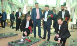 با حضور مهندس سالاری فر و اعضای شورای اسلامی شهر نور گلزار شهدا غباروبی شد